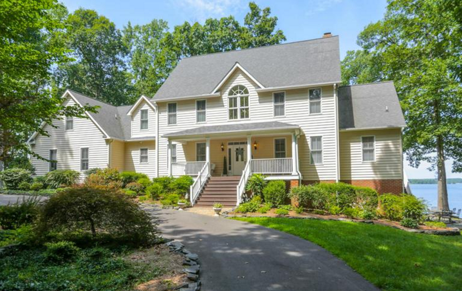 Spectacular Waterfront Home At Lake Anna Realtycoo