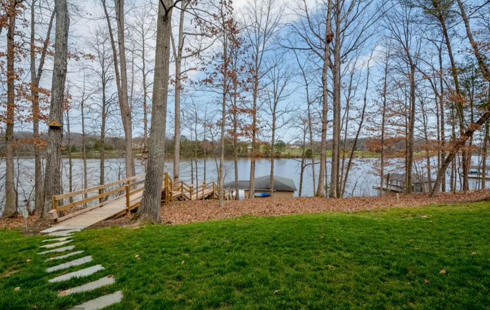 4,000 Sq Ft Waterfront Home At Lake Anna Realtycoo